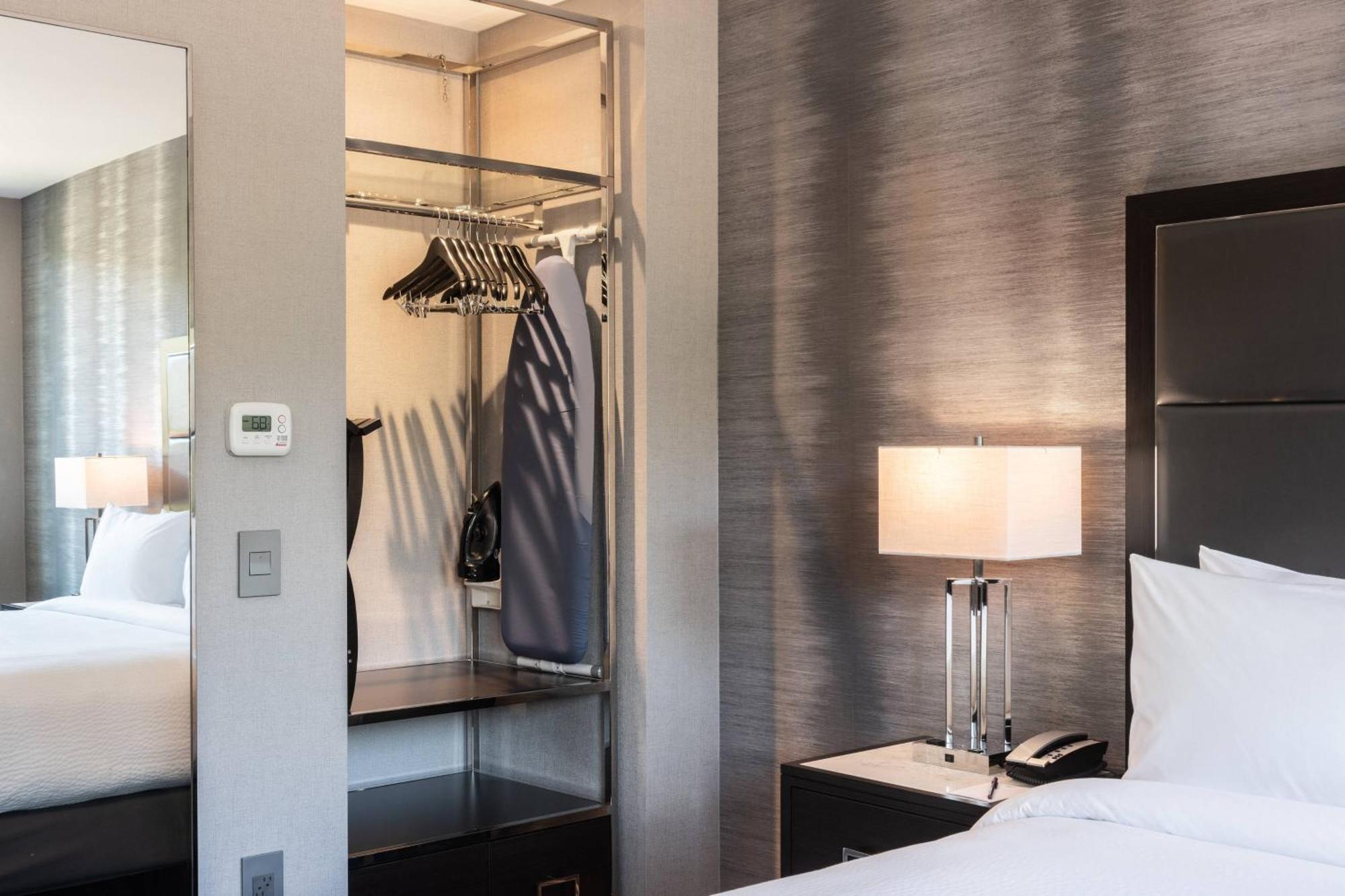 Residence Inn By Marriott Boston Уолтем Экстерьер фото